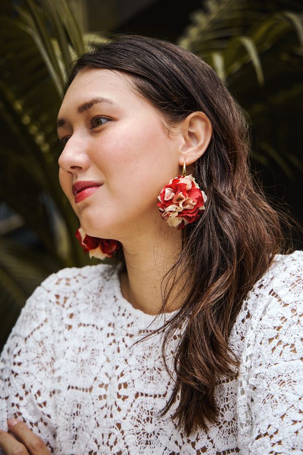 Boucle d'oreille en fleur stabilisé modèle valentine