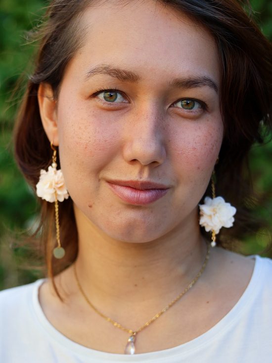 Boucle en fleur naturelle stabilisée modèle Chloé