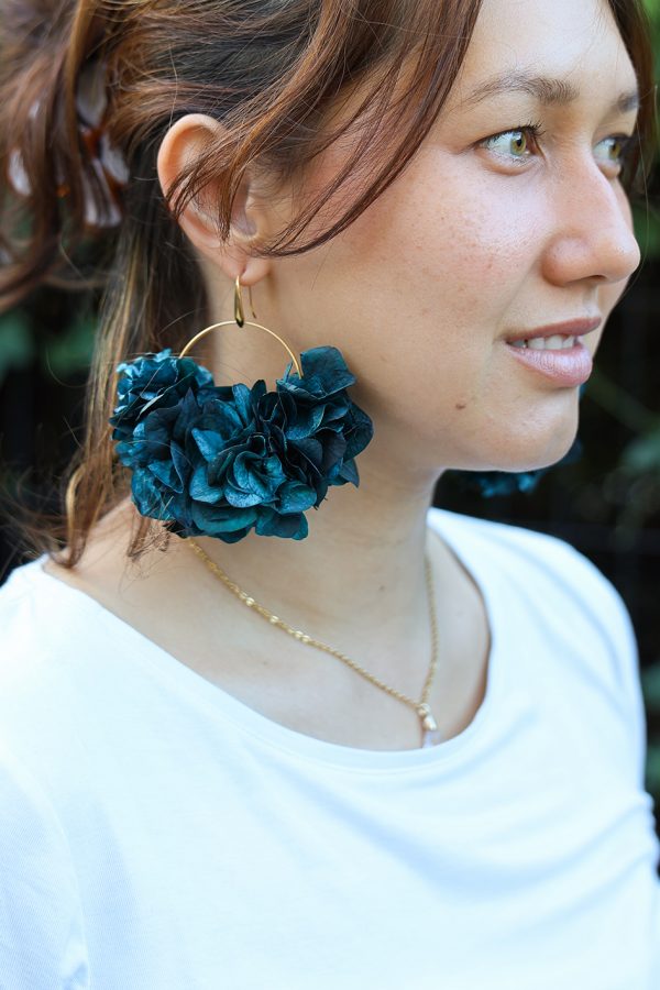 Boucle d'oreille en fleur stabilisé modèle Emy
