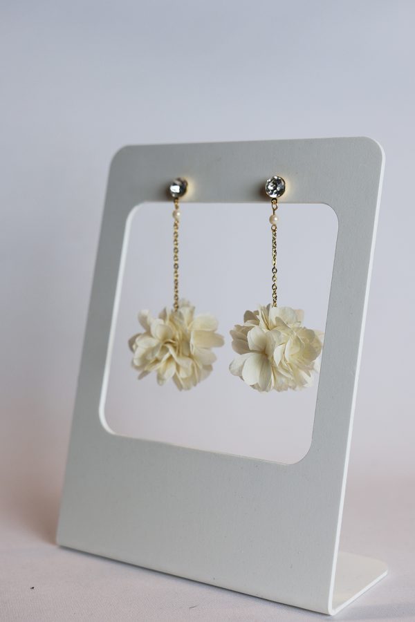 Boucle en fleur naturelle stabilisée modèle Daphné