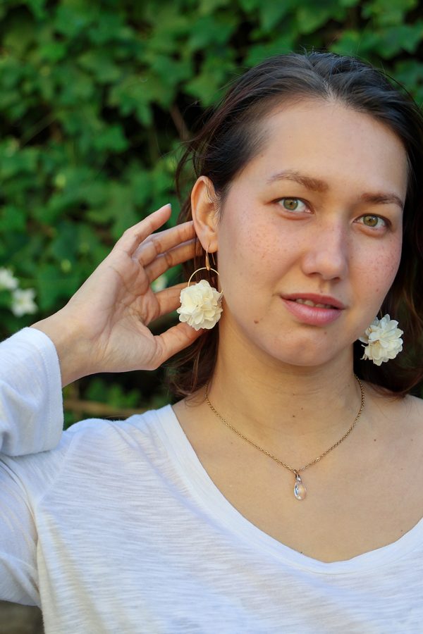 Boucle en fleur naturelle stabilisée modèle Camille