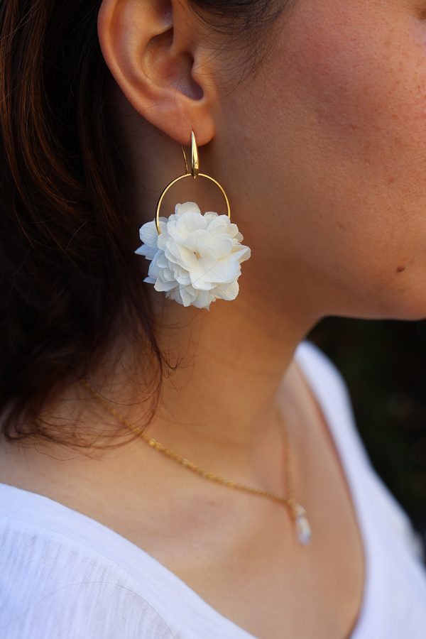 Boucle en fleur naturelle stabilisée modèle Camille