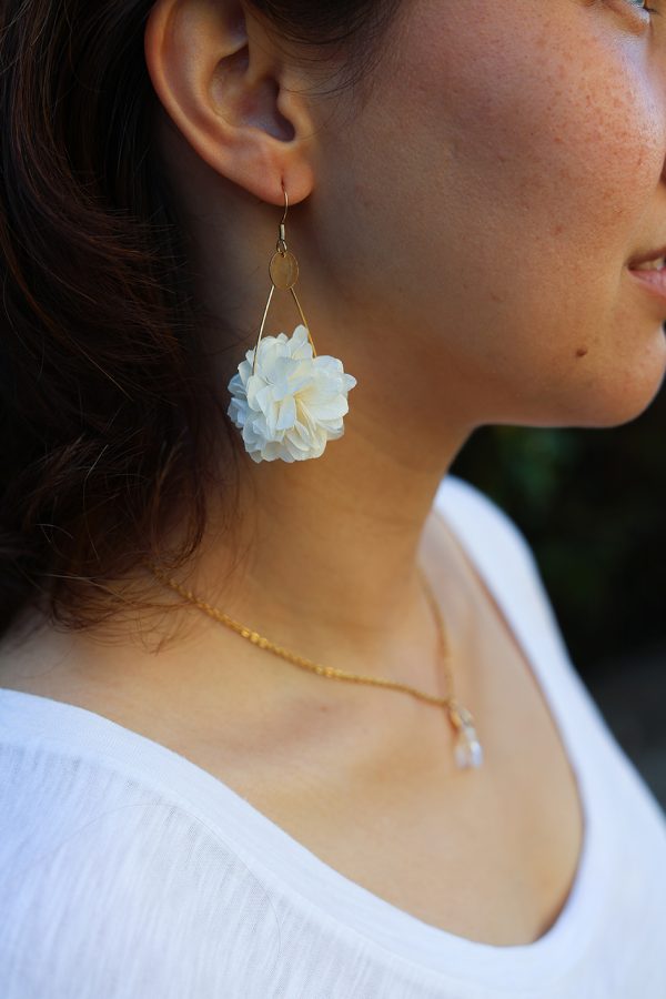 Boucle en fleur naturelle stabilisée modèle Anna
