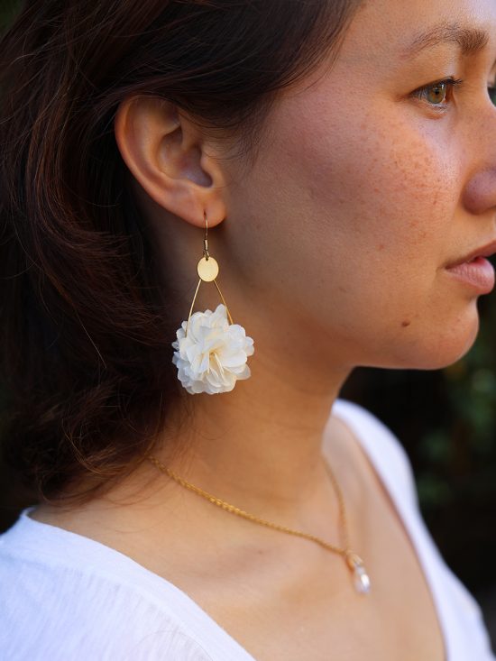 Boucle en fleur naturelle stabilisée modèle Anna