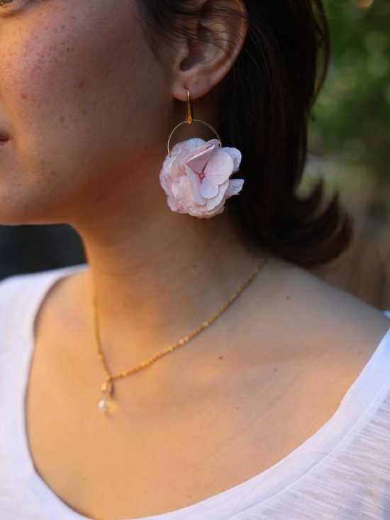 Boucle en fleur naturelle stabilisée modèle Rosalie
