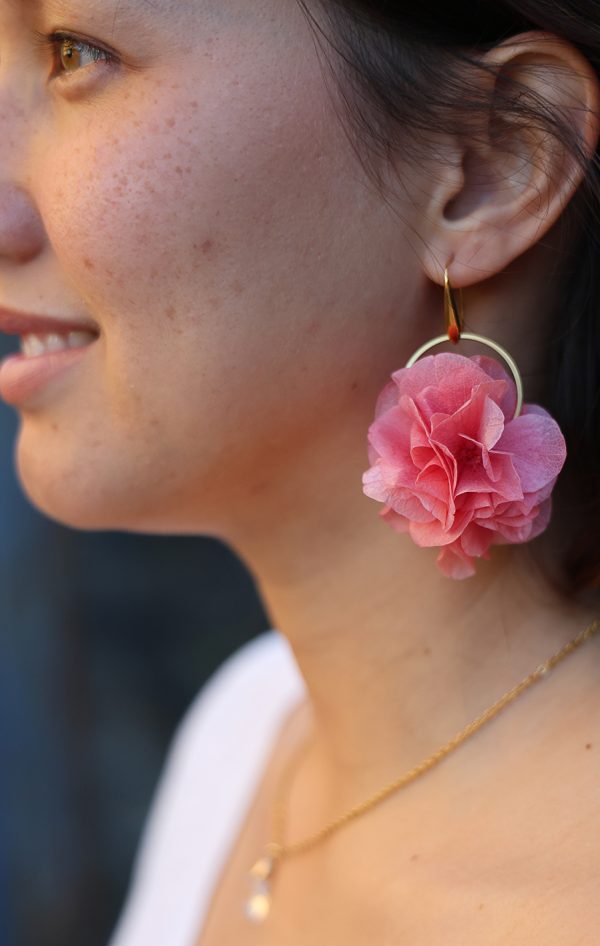 Boucle en fleur naturelle stabilisée modèle Elisa