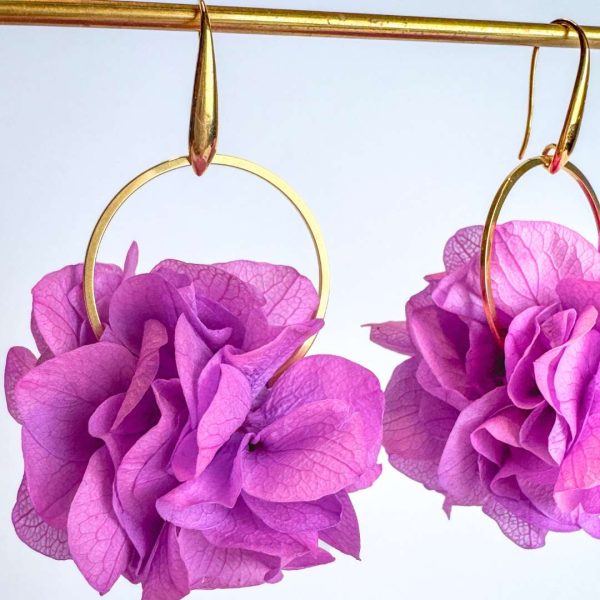 Boucle d'oreille en fleur stabilisé modèle Anne Laure