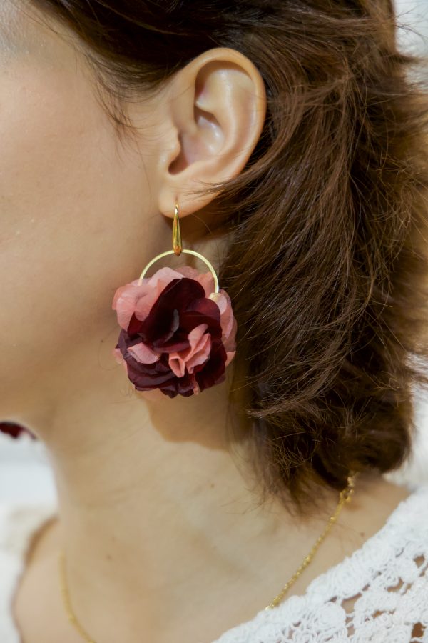 Boucle d'oreille en fleur stabilisé modèle Deborah