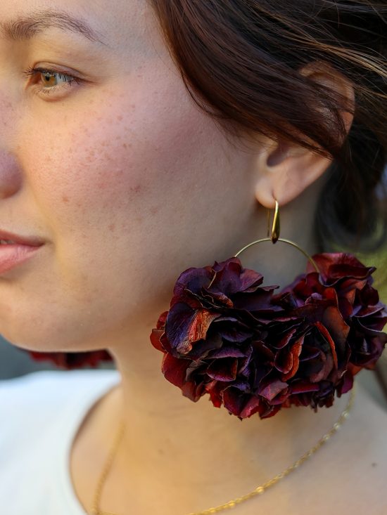 Boucle d'oreille en fleur stabilisé modèle Scarlette