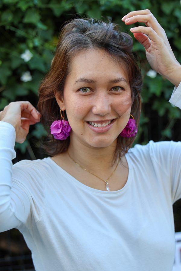 Boucle d'oreille en fleur stabilisé modèle Anne Laure