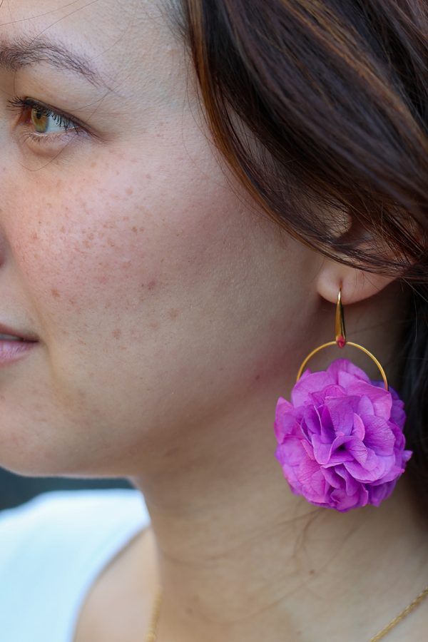 Boucle d'oreille en fleur stabilisé modèle Anne Laure