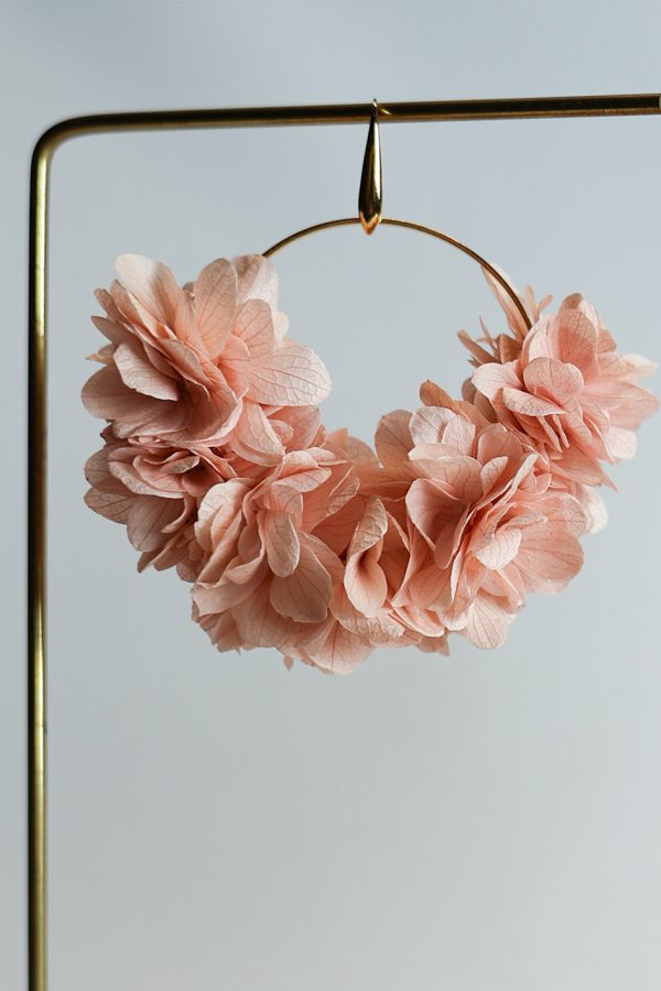 Boucle en fleur naturelle stabilisée modèle Anissa