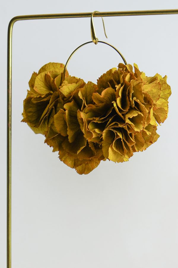 Boucle d'oreille en fleur stabilisé modèle Solene