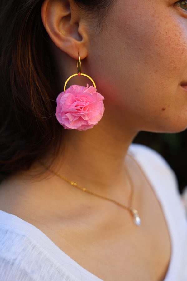 Boucle d'oreille en fleur stabilisé modèle Léna
