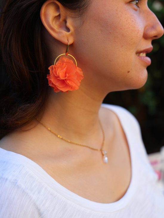 Boucle d'oreille en fleur stabilisé modèle Lina