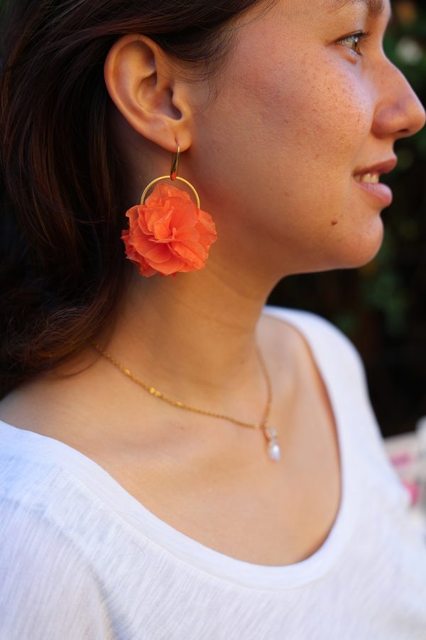 Boucle d'oreille en fleur stabilisé modèle Lina