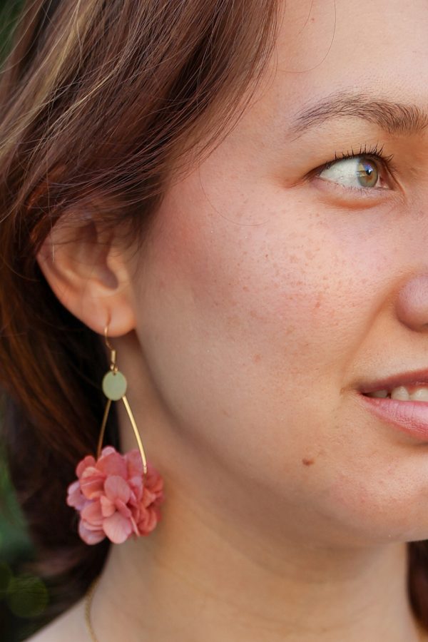 Boucle en fleur naturelle stabilisée modèle Nora