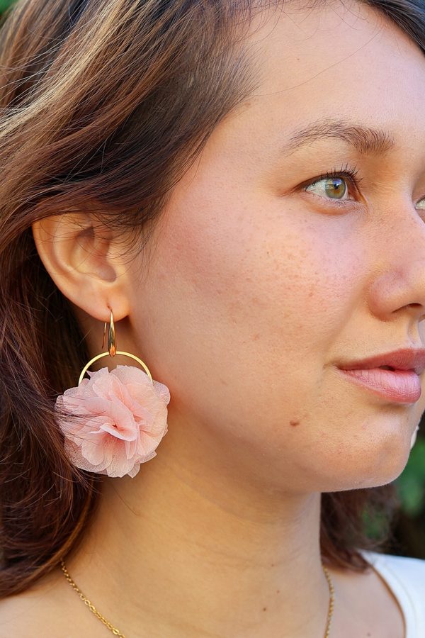 Boucle d'oreille en fleur stabilisé modèle Suzie