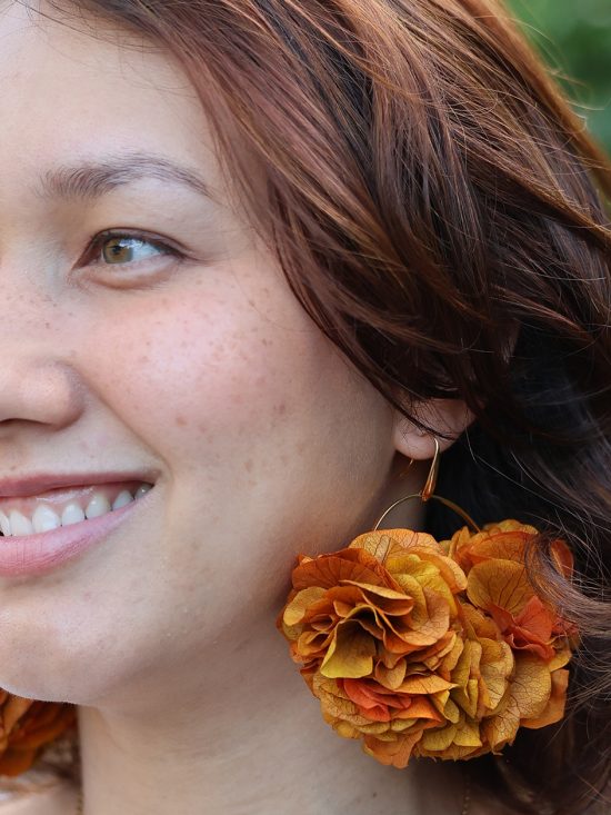 Boucle d'oreille en fleur stabilisé modèle Sarah