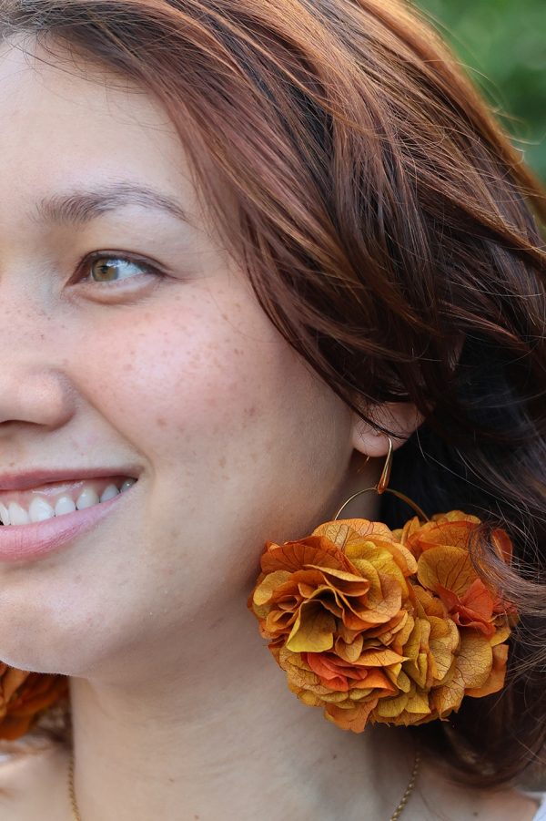 Boucle d'oreille en fleur stabilisé modèle Sarah