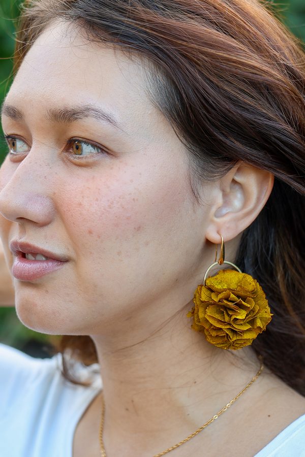 Boucle d'oreille en fleur stabilisé modèle Savana