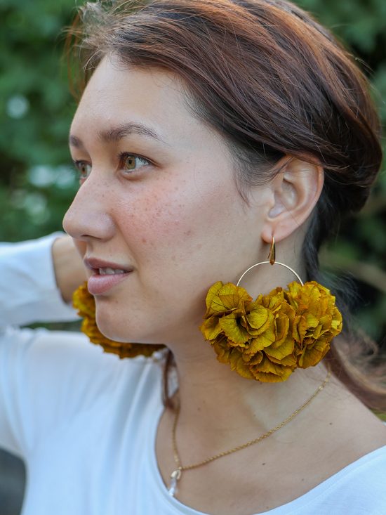 Boucle d'oreille en fleur stabilisé modèle Solene