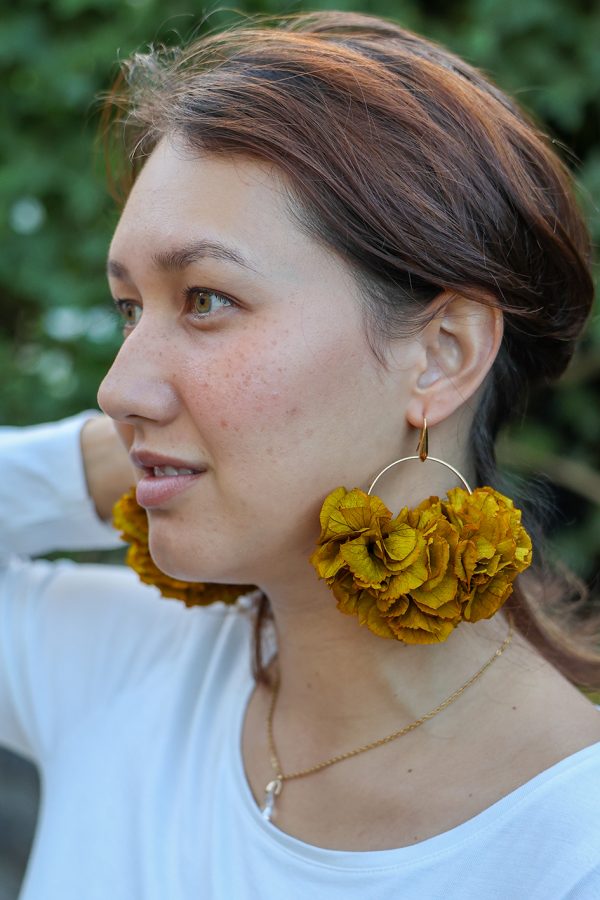 Boucle d'oreille en fleur stabilisé modèle Solene