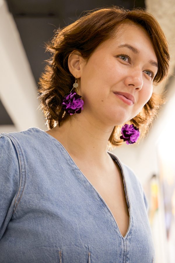 Boucle d'oreille en fleur stabilisé modèle Calista