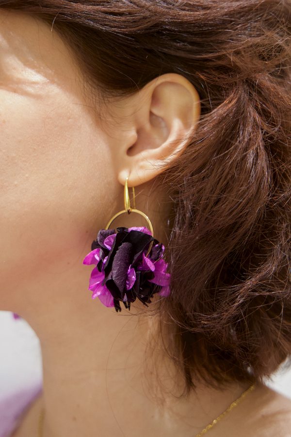 Boucle d'oreille en fleur stabilisé modèle Violette