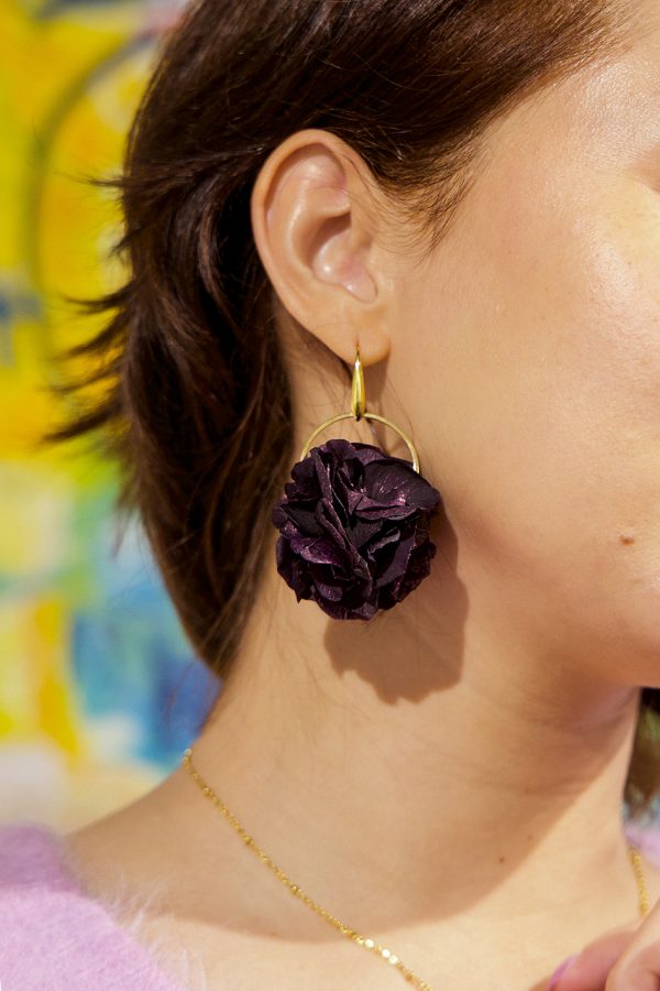 Boucle d'oreille en fleur stabilisé modèle Cassandre